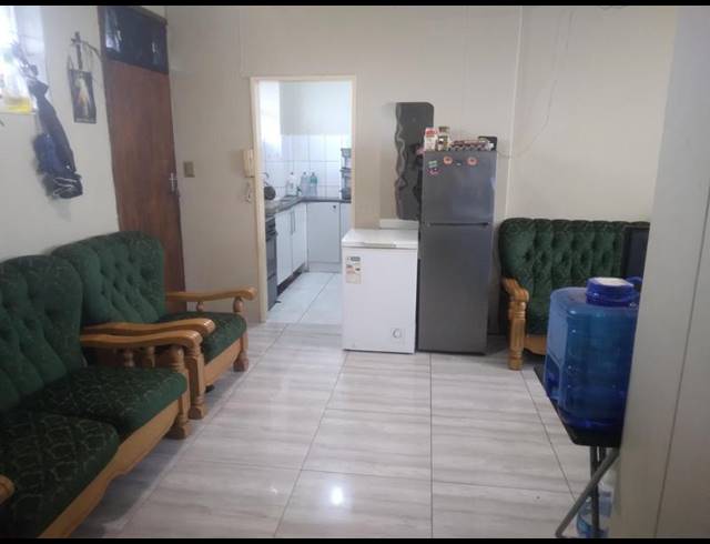 2 BEDROOM APARTMENT FOR SALE IN ESSENWOOD